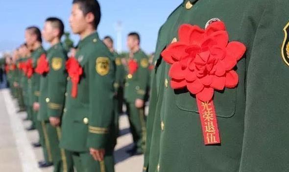 什么是军人的后代 v2-eb41d74fd0e79199373e54a6d2cf8d27_1440w.jpg?source=172ae18b