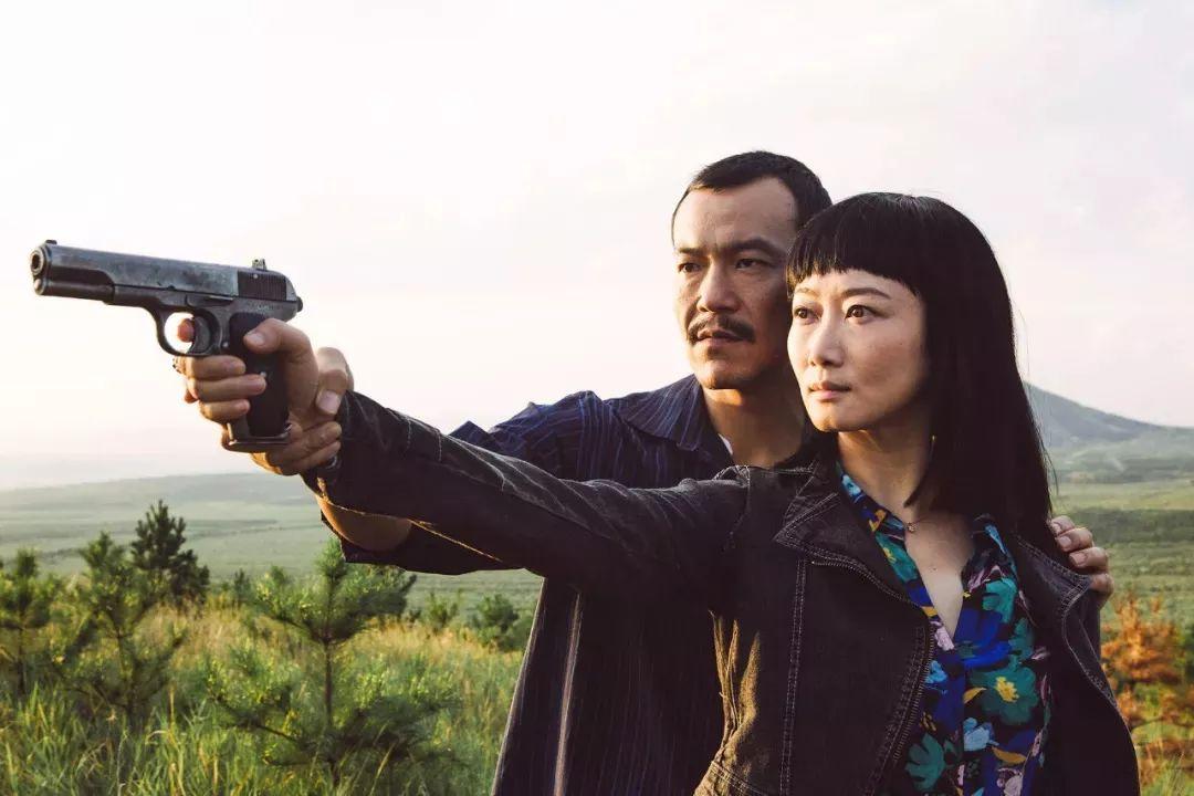 "异乡三部曲"后,贾樟柯开始尝试更有野心的《天注定》,并在《天注定》