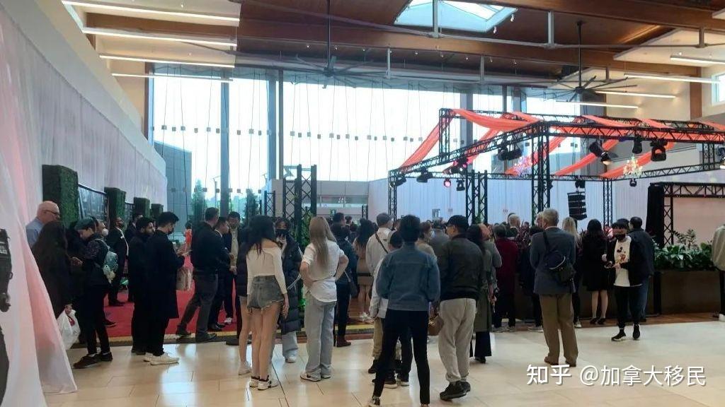 买大温最大购物中心!背后华人女企业家深圳怡景刘伟宏现身! - 知乎