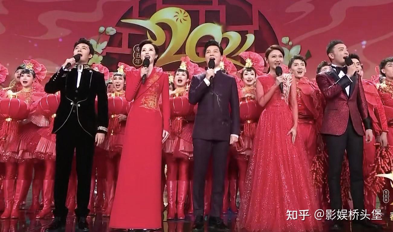 春晚服饰揭秘!周冬雨戒指36万,关晓彤耳环12万,名嘴穿高定 - 知乎