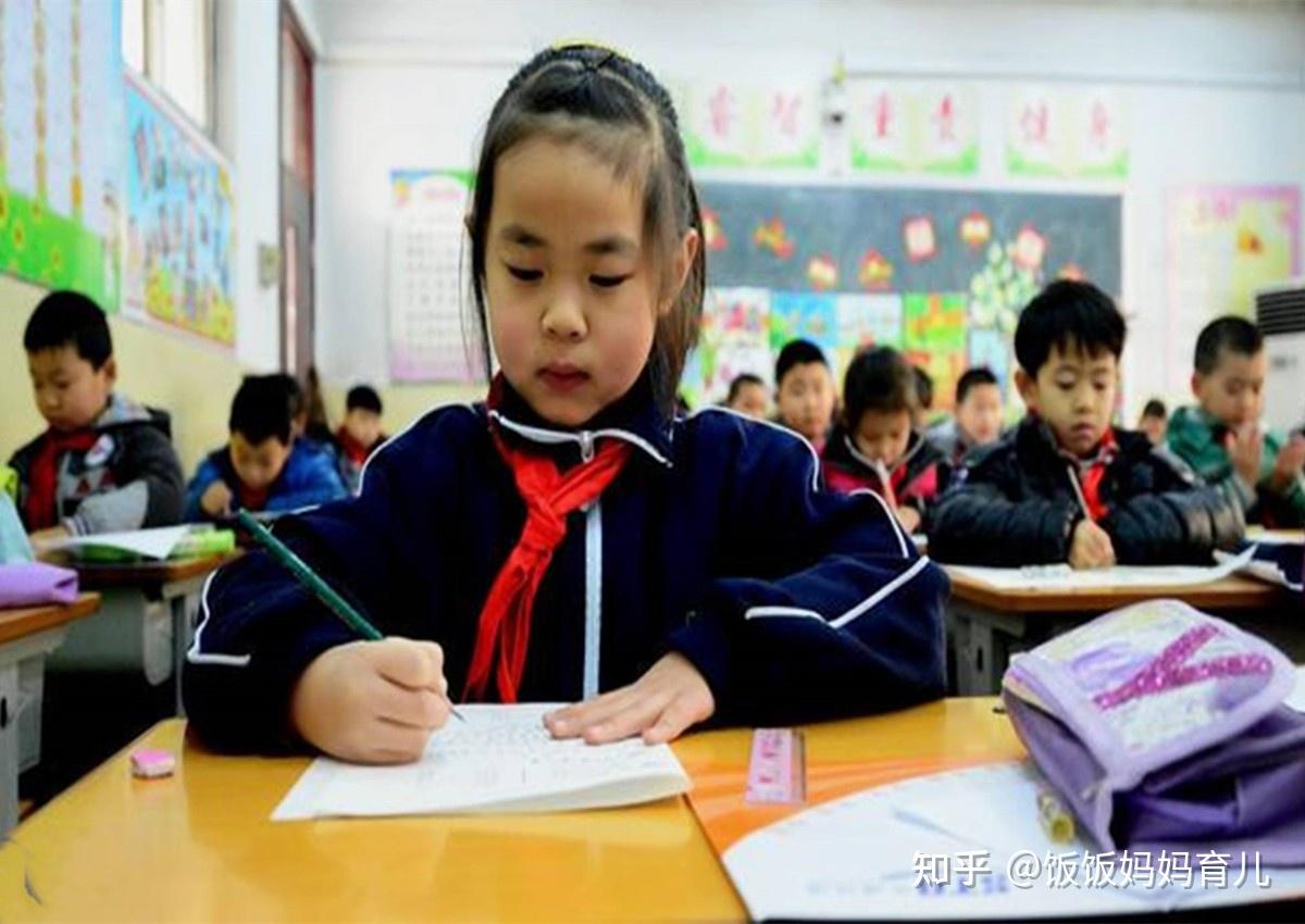 当一年级的小学生经历人生首场考试是怎样的场景?看一次