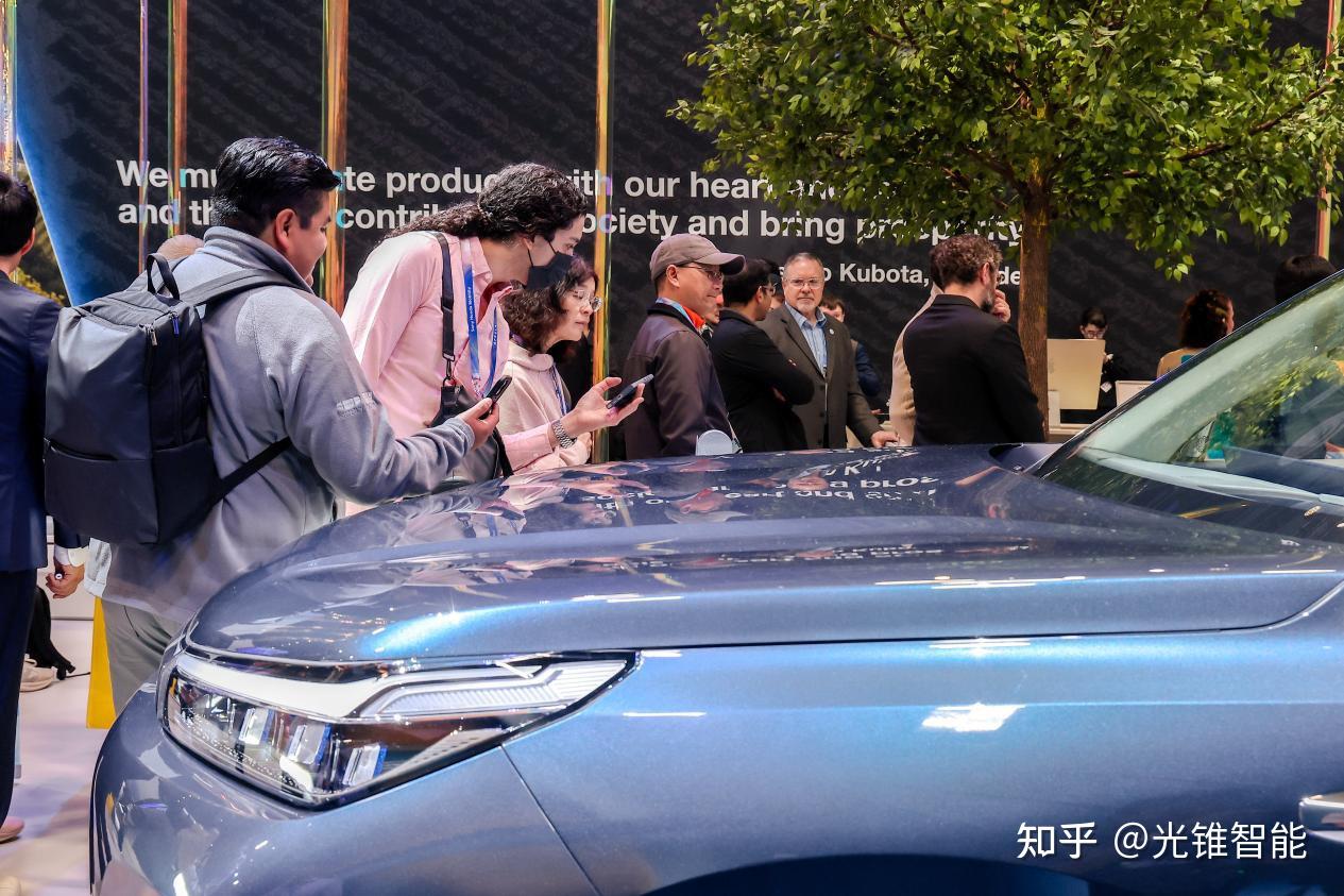 直击 CES 2026:阶跃星辰端到端语音模型全球首秀,吉利银河 M9「活人感」对话惊艳出圈