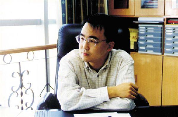 湖北首富:一口气捐了10座医院,上亿物资,他的名字,应该让所有人知道