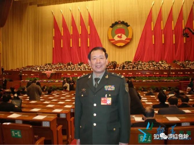 罗援将军为军人鼓与呼军人力挺百面战旗红