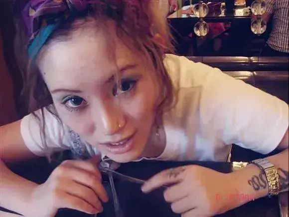 都分别在这一年的秋天发布了一首特殊的作品,缅怀一位叫做k-bo的朋友