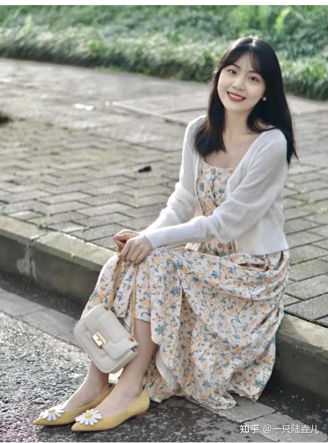 女生去相亲穿什么衣服合适呢