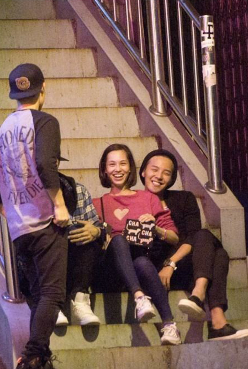 gd的ins上面的照片纹身和对水原说的"my dear kiko"以及被偷拍到无数