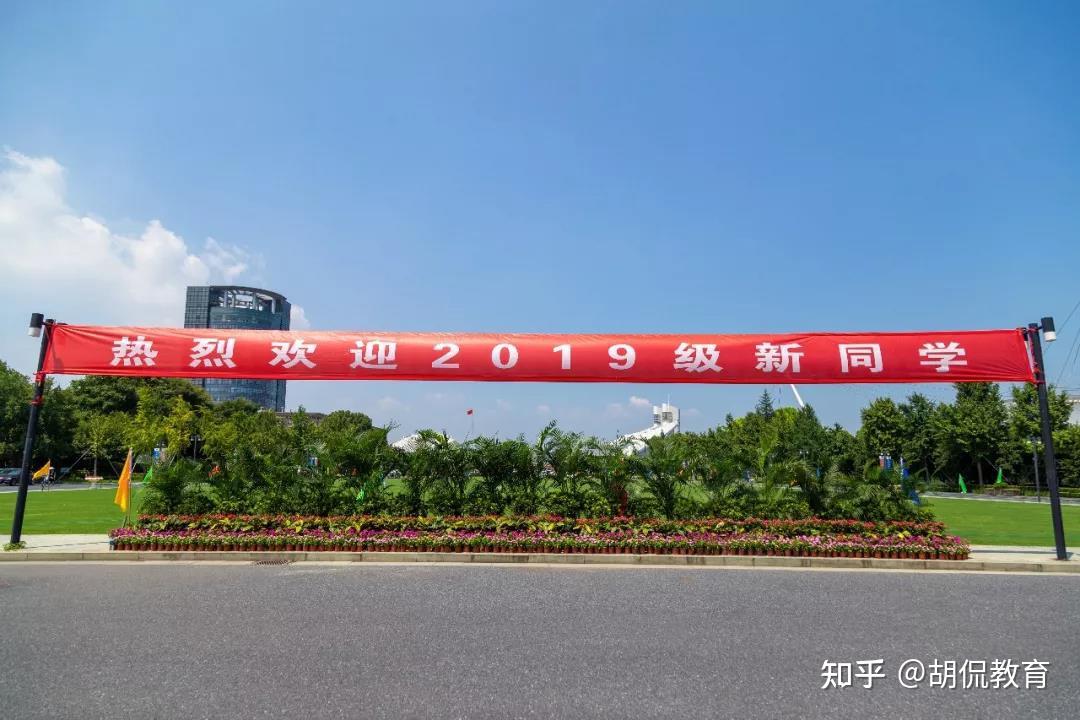 前途无量的浙大博士,为何念了8年还没毕业,只能靠送外卖为生?