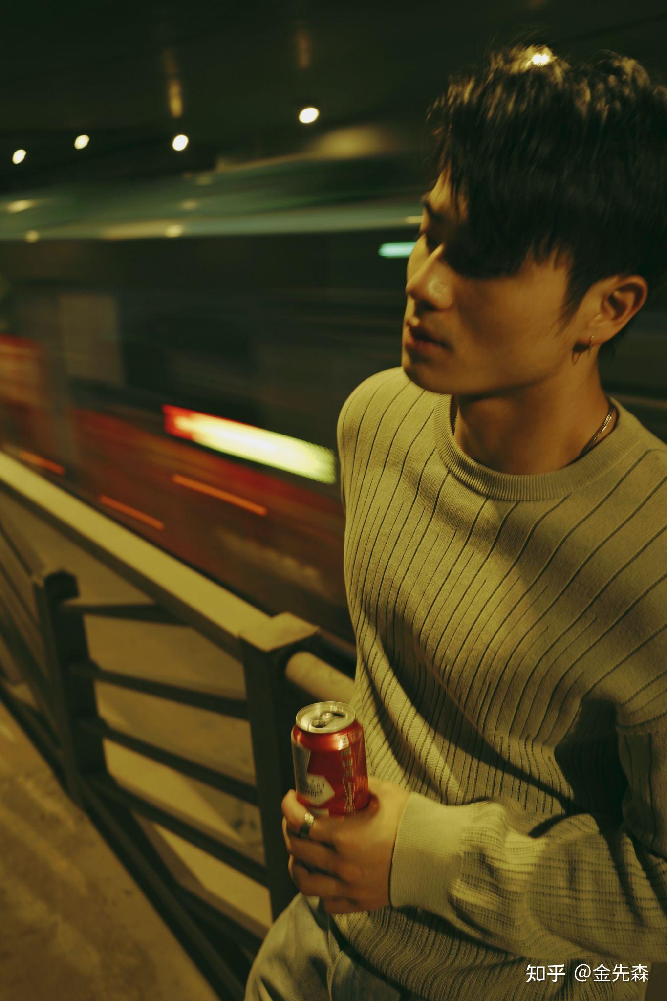 如何拍出王家卫风格的照片? - 知乎