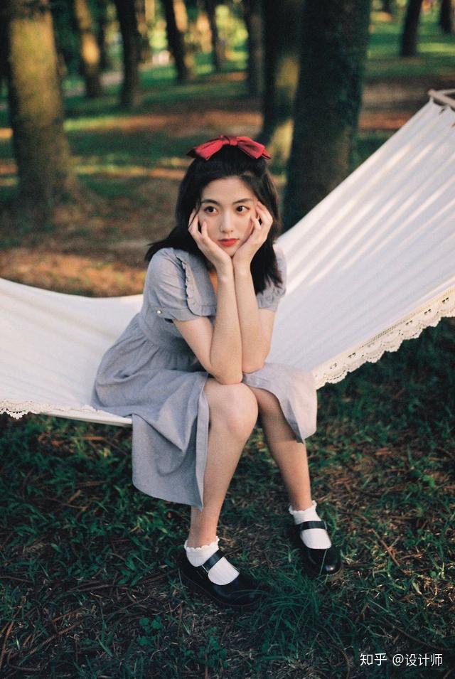 拍摄单人照最实用的8个姿势简约不做作拍照很好看