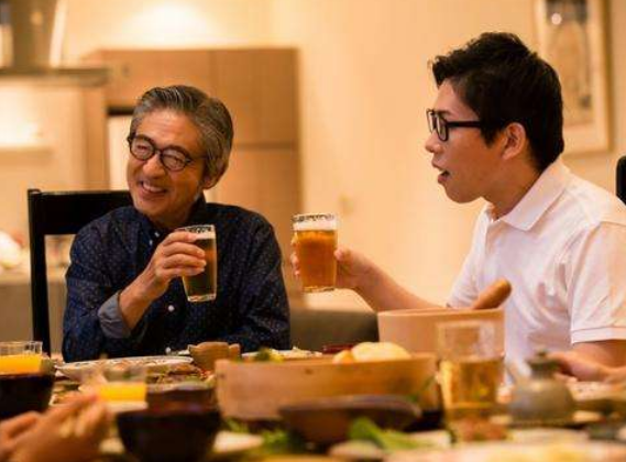 职场酒局不会说敬酒词?学学4大敬酒术,会说话更受人待见 - 知乎
