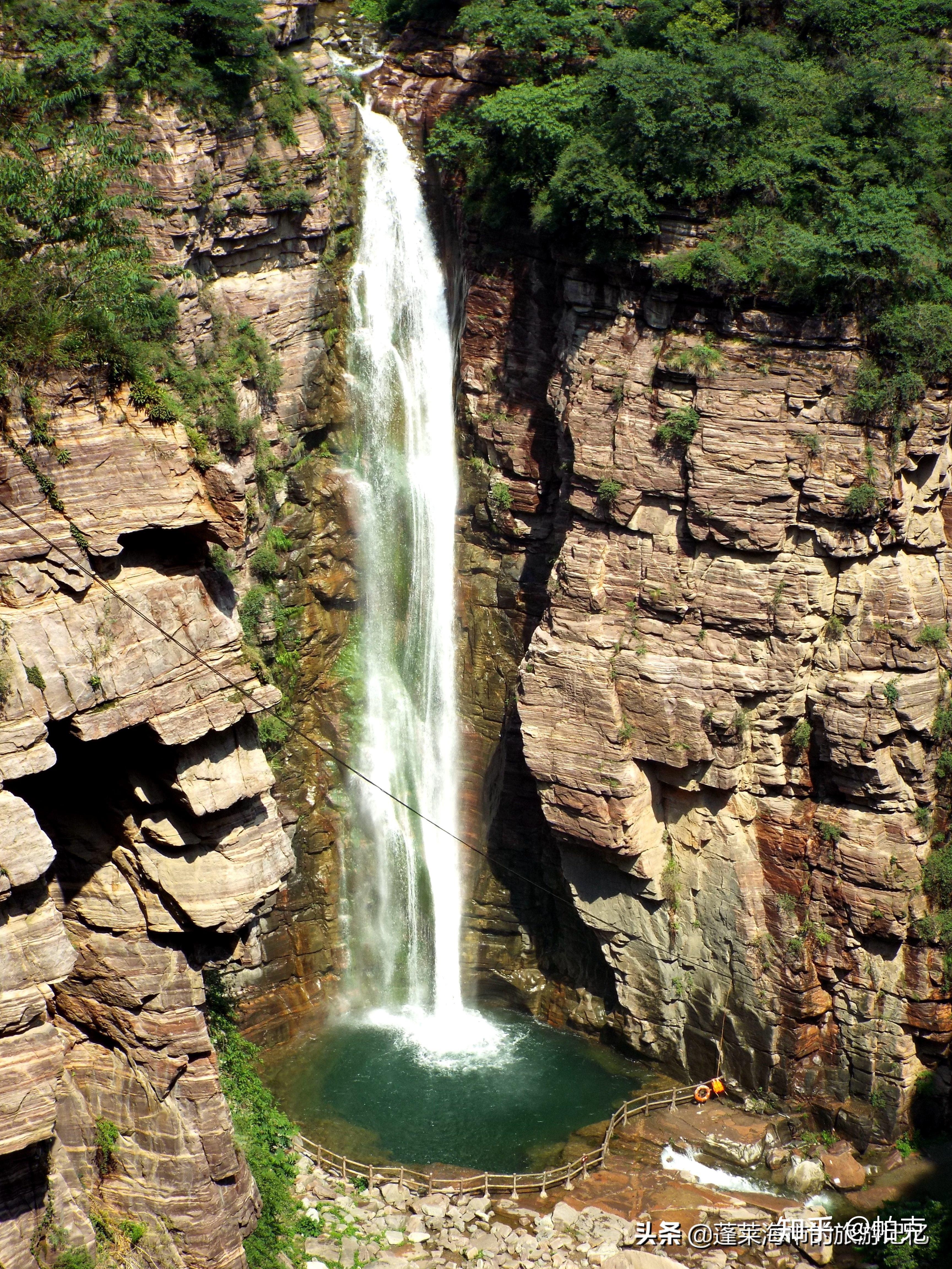 万仙山黑龙潭瀑布