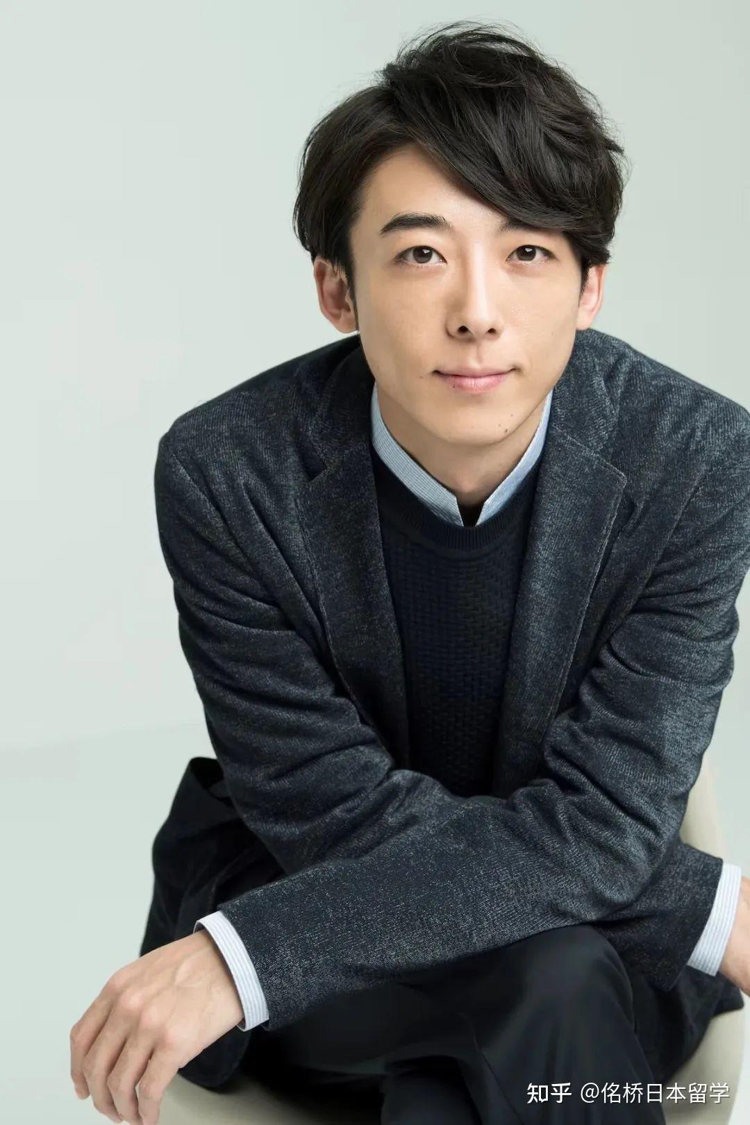 日本票选丑得刚好的女明星和丑帅丑帅的男明星
