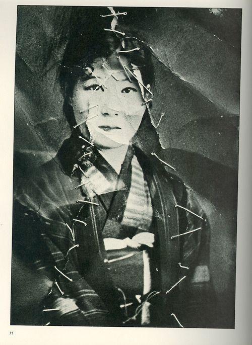 车站在放美空云雀的歌,《悲伤的口哨》,秀子听着"