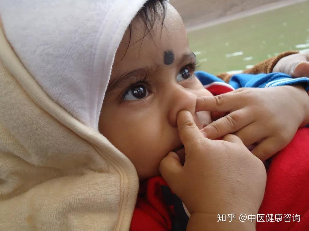 宝宝打嗝的正确处理方式 v2-ed489ee276eceb61786ad77247c7e0c5_r.jpg