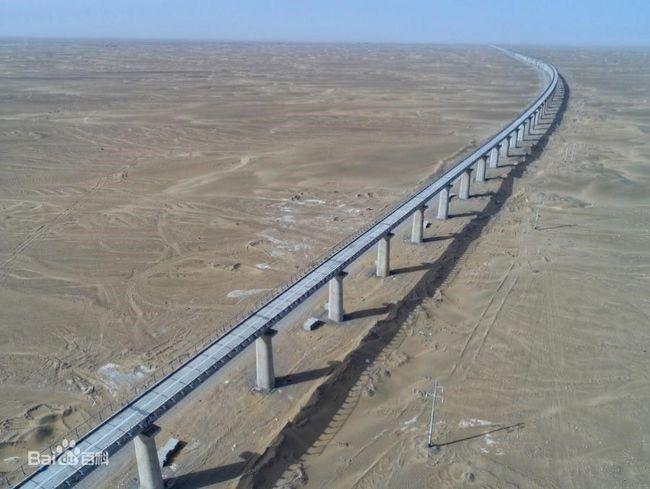 和若铁路在塔克拉玛干沙漠画了一个圈
