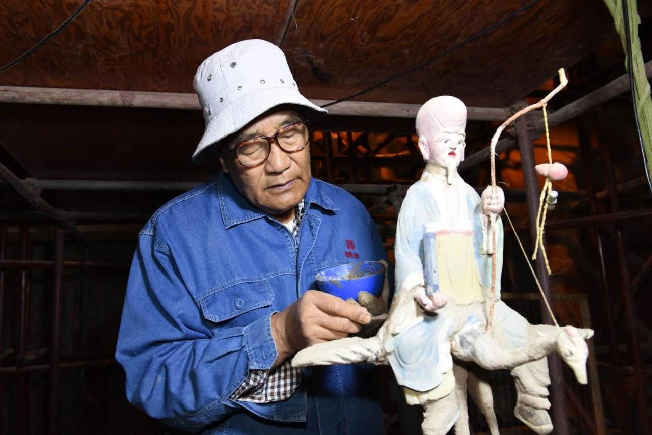敦煌研究院修复师李云鹤用生命守护文物