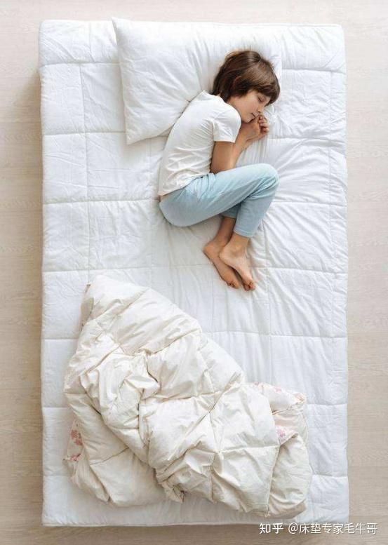 当心错误姿势躺出富贵包平民疗法竟靠床垫