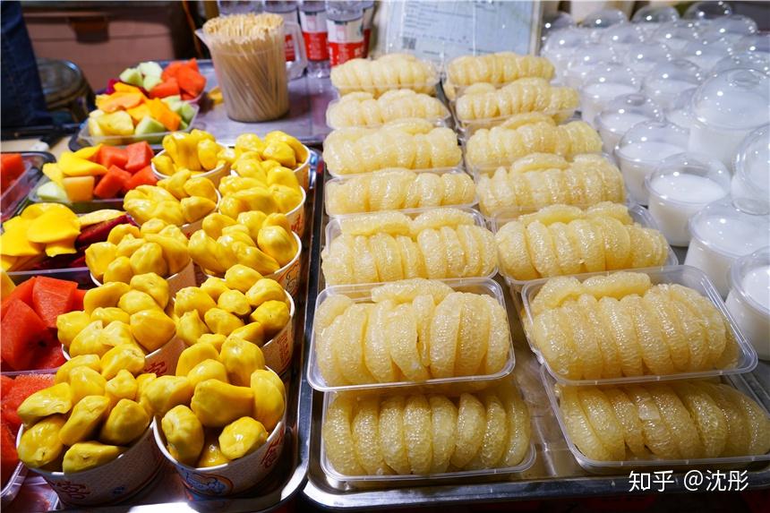 云南最丰富多彩的地摊街汇聚了六个国家的风情美食吓人一跳