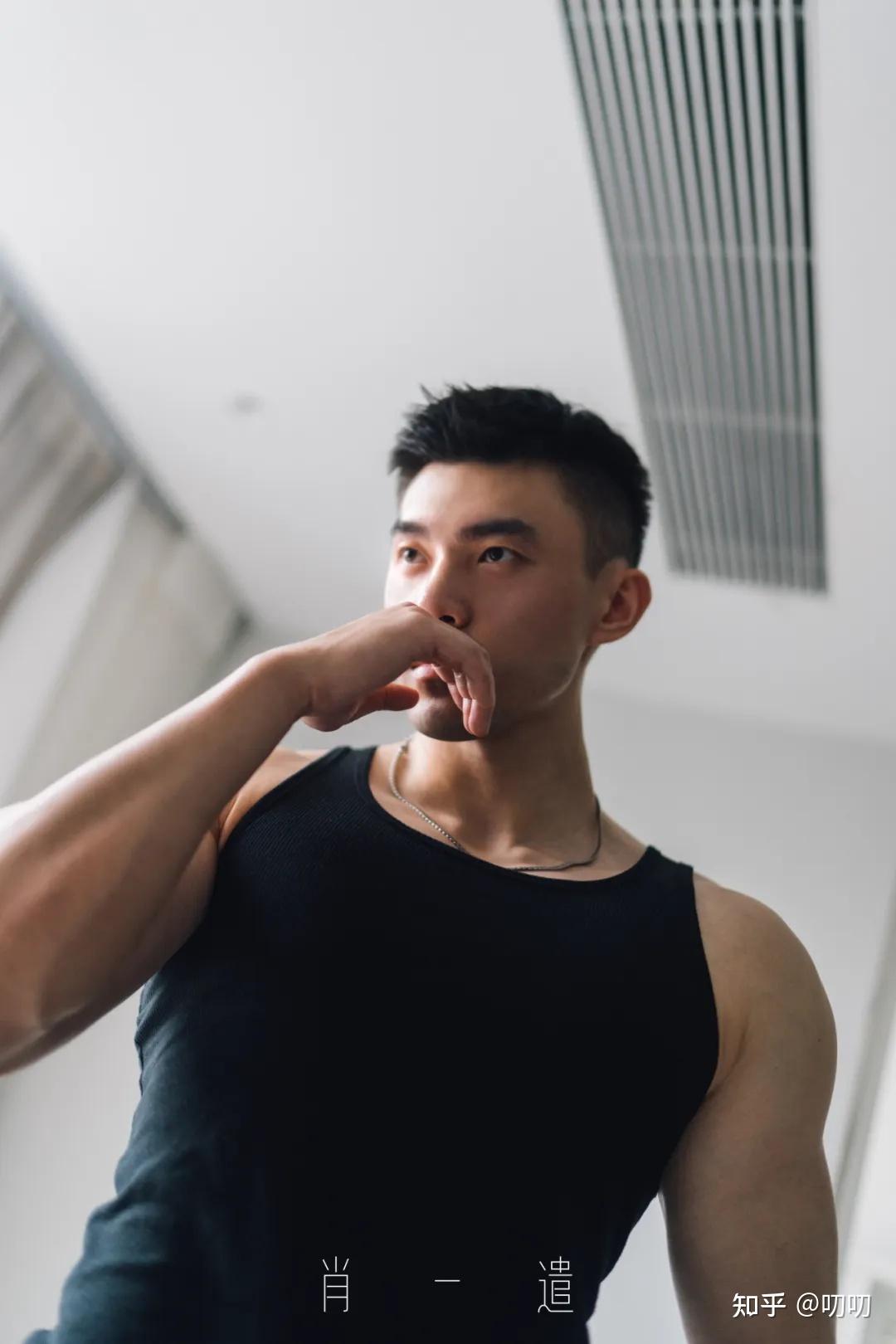这种精壮的四川男人,真的太戳我xp了! - 知乎