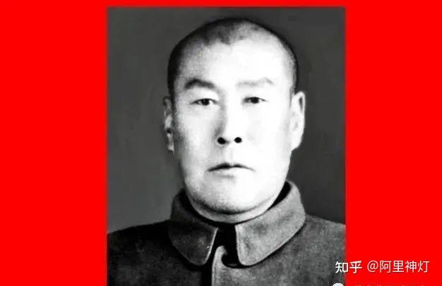 近些年来,许多媒体披露出一个又一个李向阳的生活原型和他们的英雄
