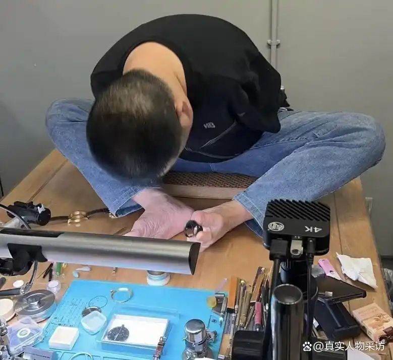 中外奇人录360:我无臂修表师,从业25年,用脚修表8万多块,还修过200多万的名表 - 知乎