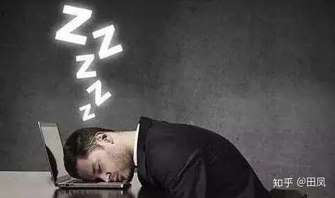 怎么样减轻熬夜的危害 v2-ee0b95aa5eebba5160ecd4ec6f980081_r.jpg