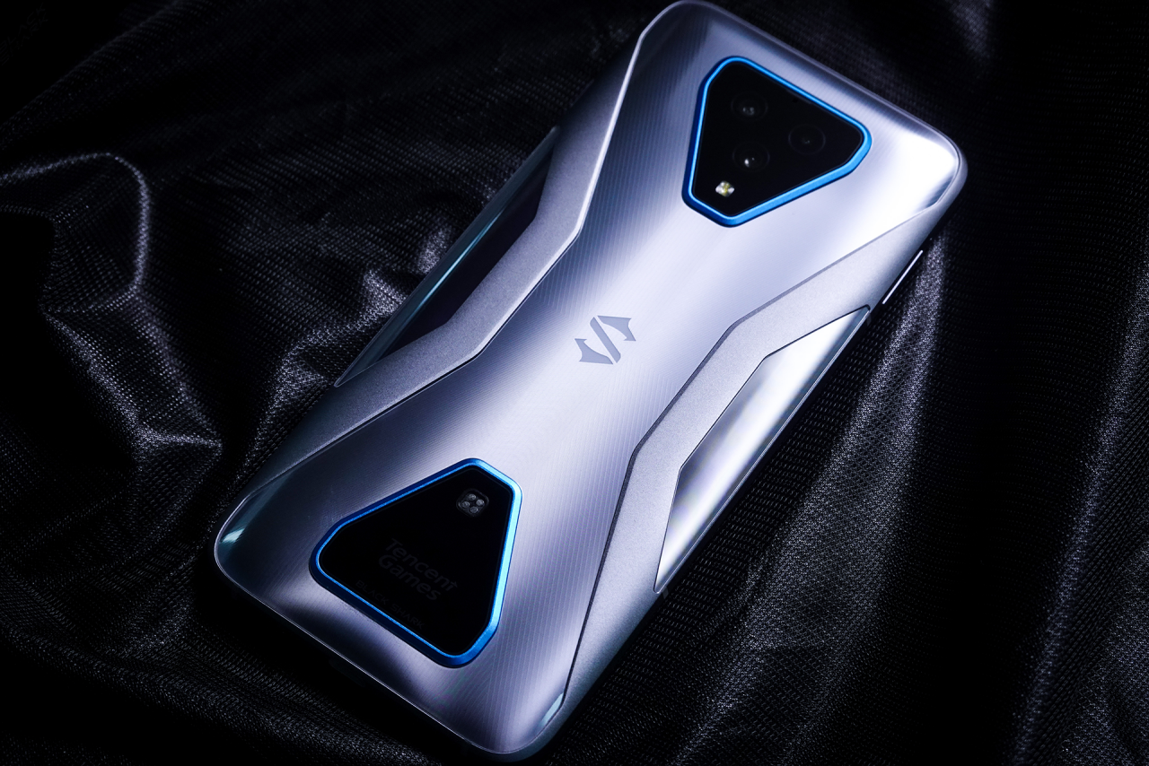 我开始用游戏手机了腾讯黑鲨游戏手机3黑鲨3pro