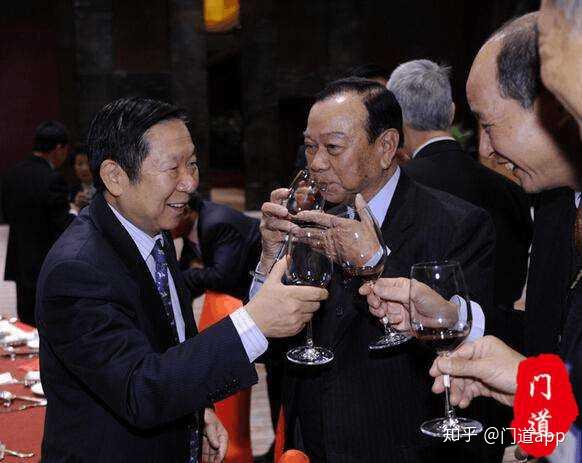 酒桌上的“敬酒礼仪”——你真的了解吗 - 知乎