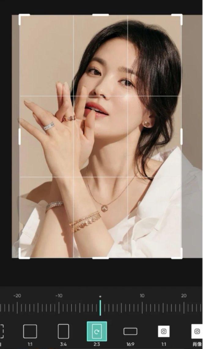 二,选择一个图,然后点"工具",再点"裁切",如图我们以美易为例子一