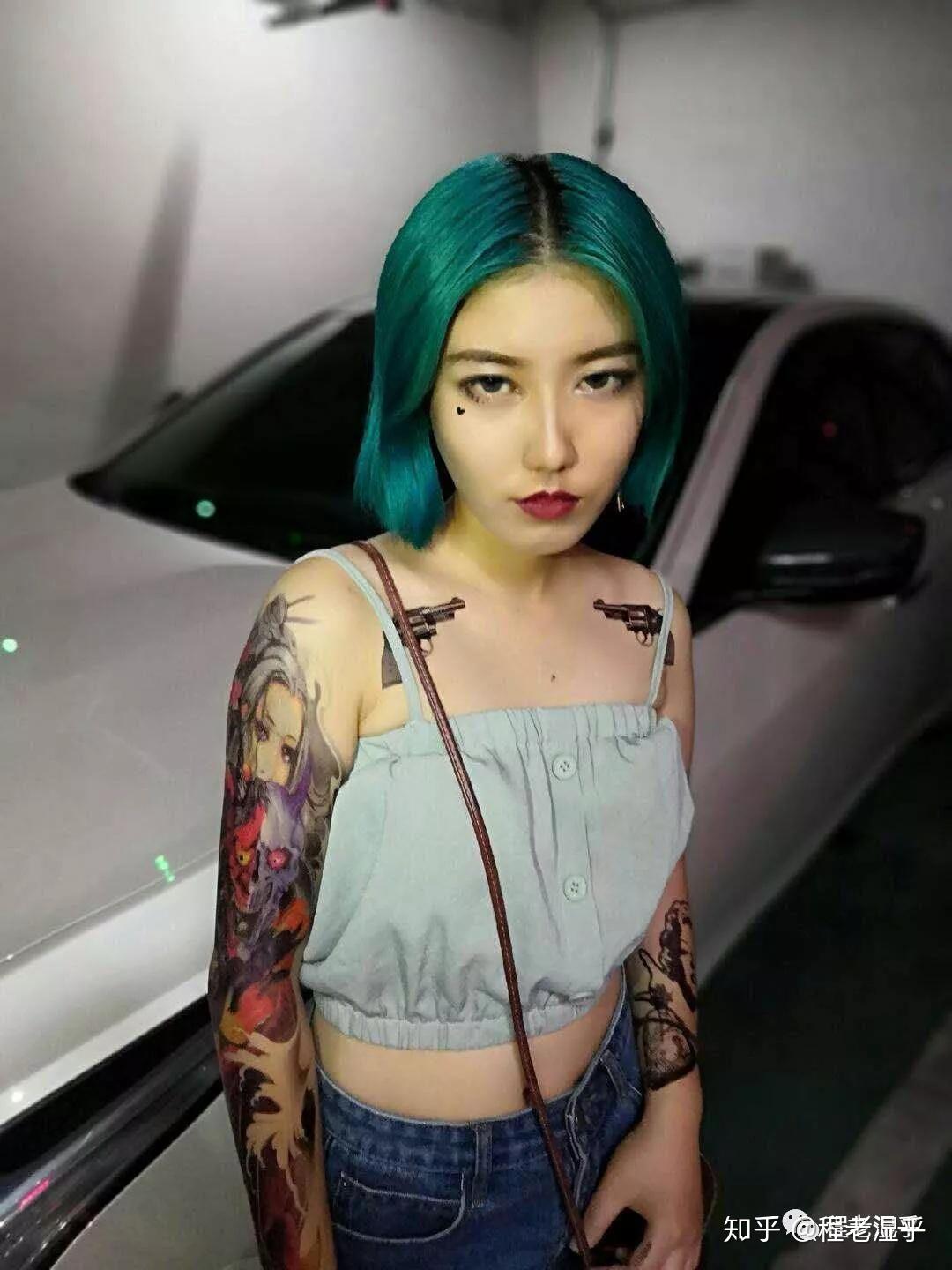 谁说纹身的女生就是坏女生