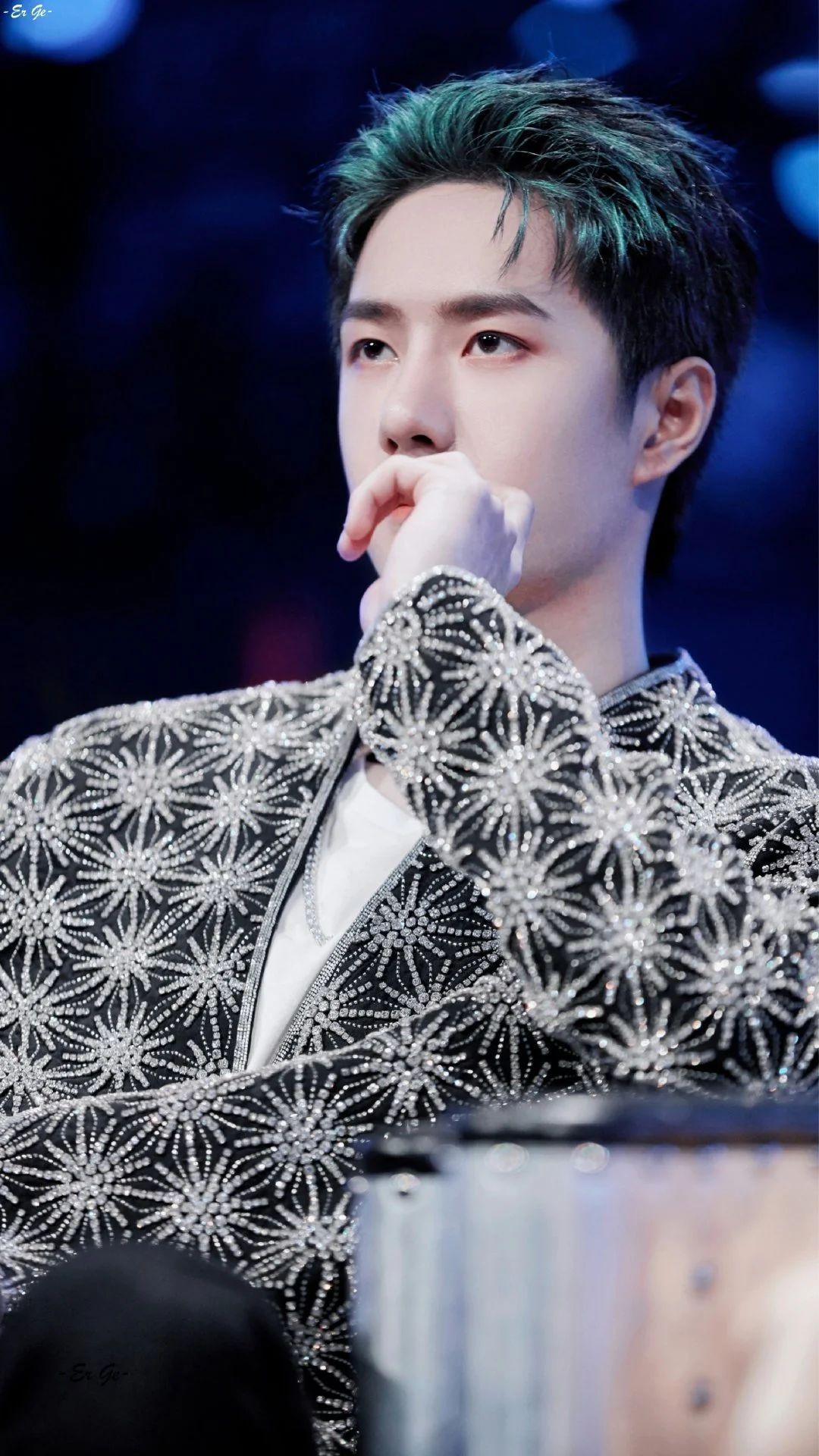 王一博壁纸春风再美也比不过你的笑没见过你的人不会明了