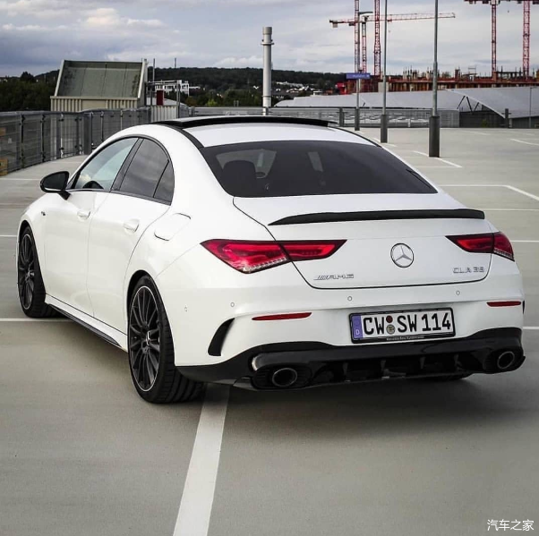 98万元,可以说是奔驰汽车在国内市场最便宜的amg之一了,不过,其所配置