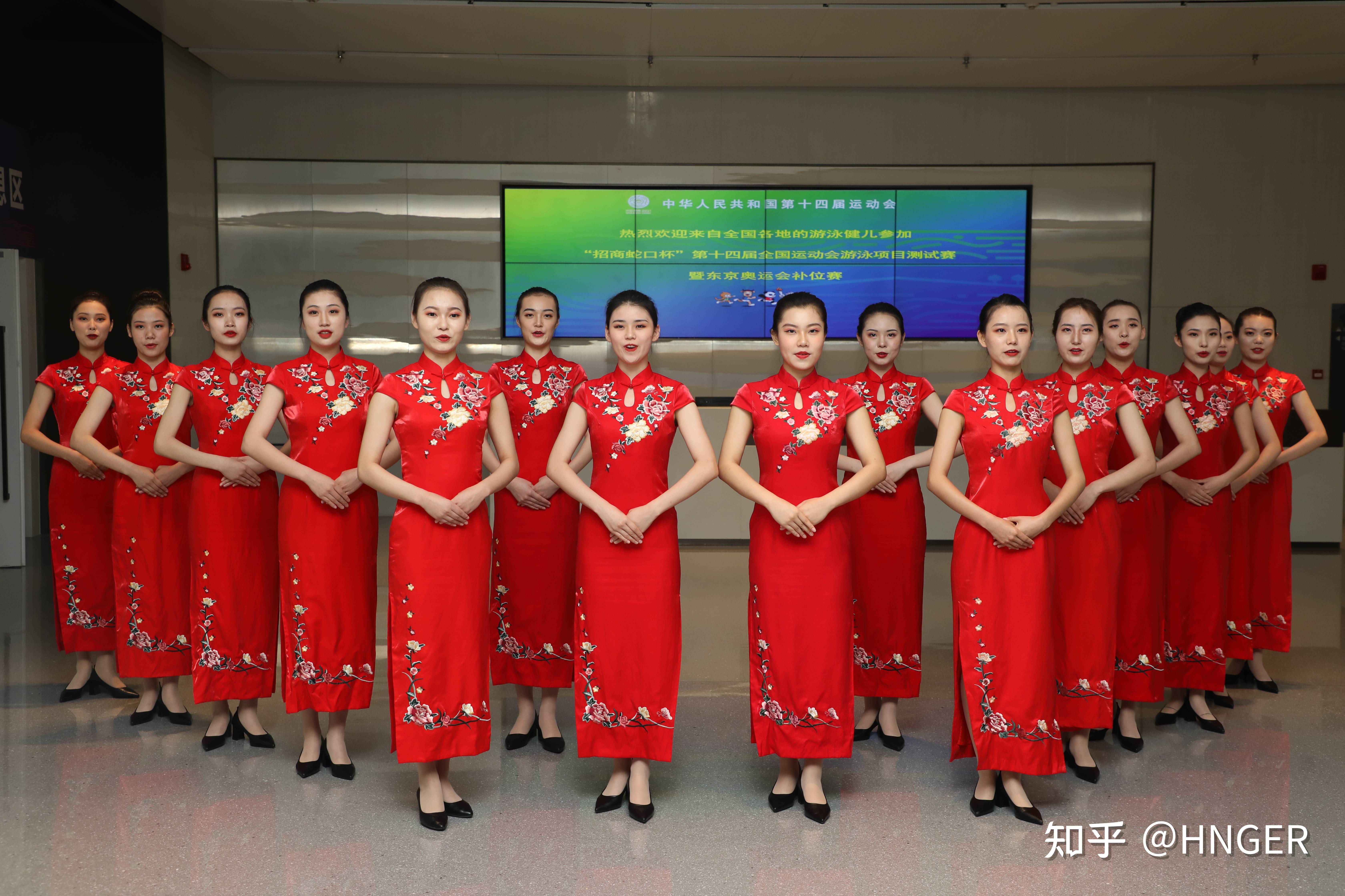 会由于十四运会还没有开幕,还不太清楚本届全运会完整的礼仪服装情况