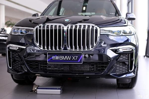 Bmw旗舰suv 宝马x7静态全方位体验 谈谈自己的感受 知乎