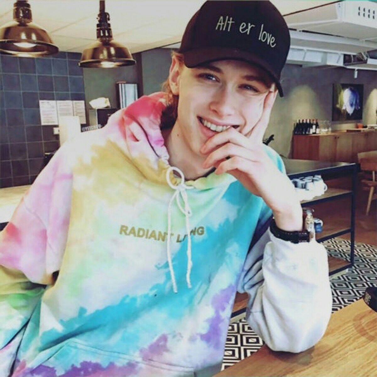 大家都在谈骨相美皮相美的美人,也讨论下皮相