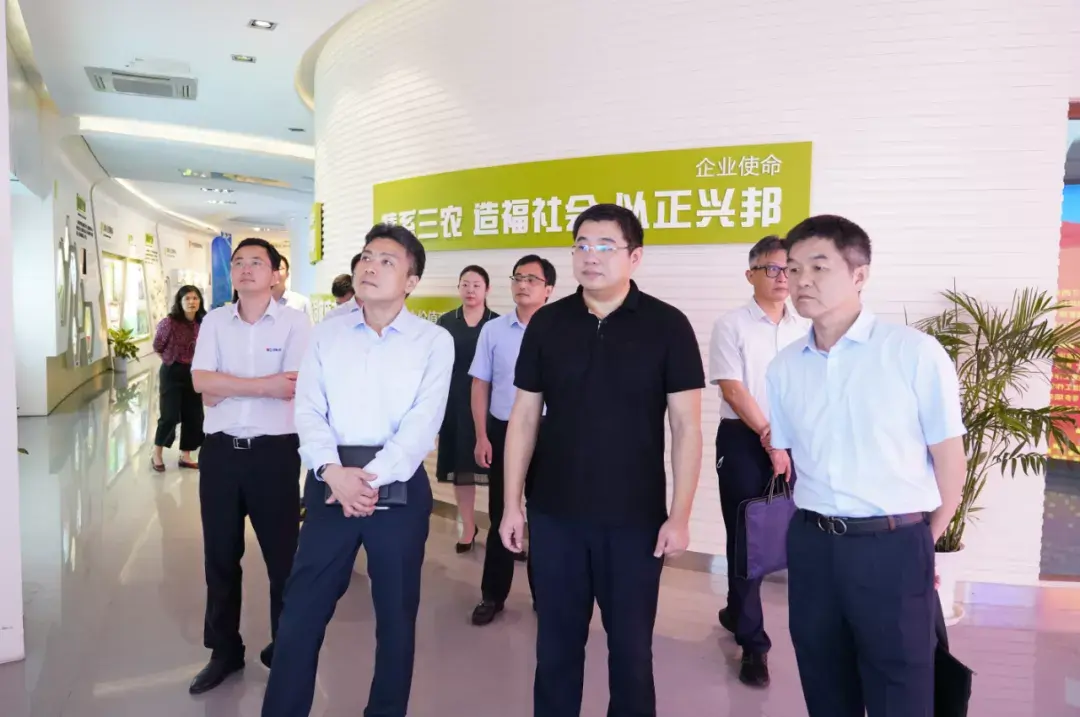 江西农行党委书记黎朝与正邦科技董事长林峰座谈:以稳定持久的银企