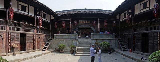 "一脚踏三省,鸡鸣三省惊",西北最传奇"风雷镇"——青木川