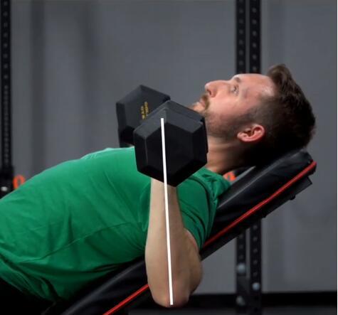 健身房练卧推时肩很痛该怎么办?