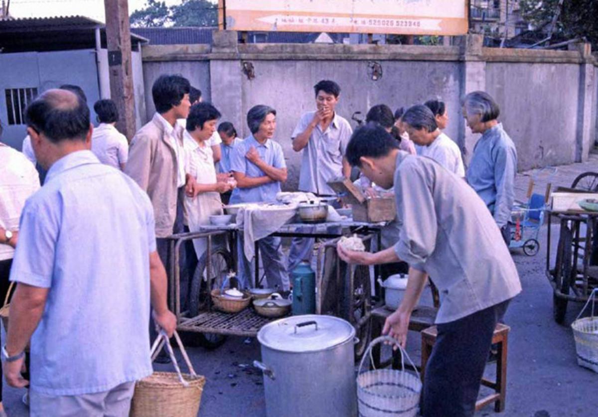 老照片:90年代的那些街头小吃,每一张都看得流口水