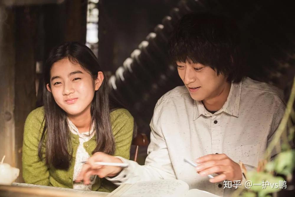 也许会想起曾经的年少轻狂,与女同桌的许多暧昧故事,尽管早已经时过境