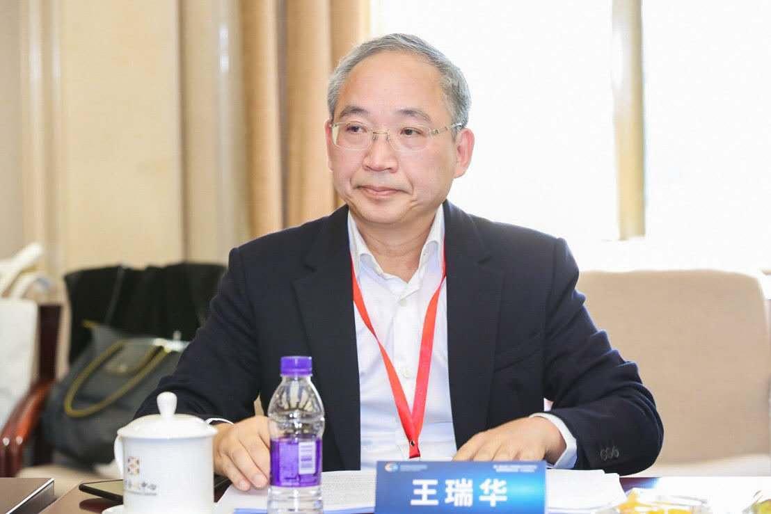 我院执行院长王瑞华教授应邀出席全国mba教指委第六届第一次全体会议