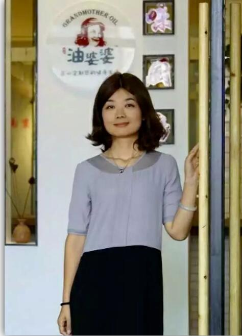 千矩网络与南京牛商会会长张玲女士的华企有道公司战略合作