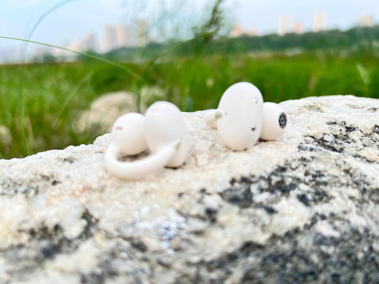 音质震撼+佩戴舒适+AI加持!实测开放式耳机OHAYO雷登AiryClamp A7