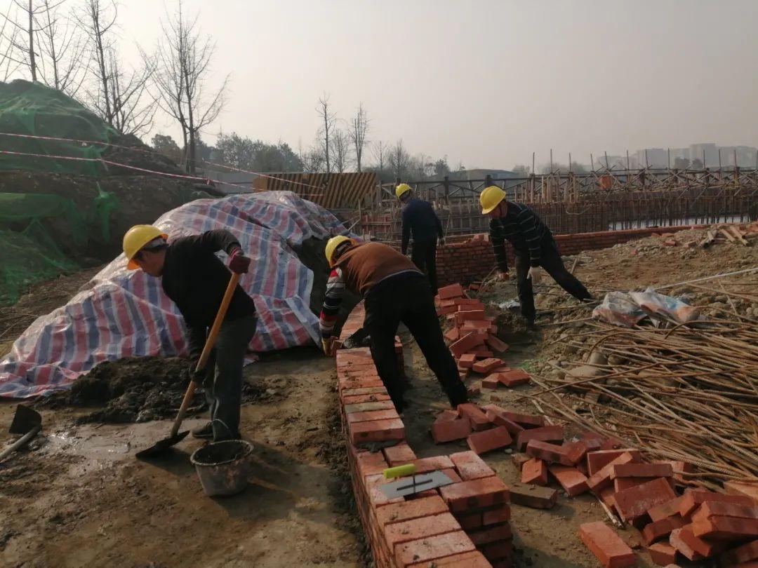 施工现场曝光凤翔湖公园广场将大变样