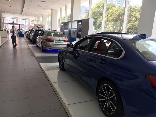 探店宝马4s店优惠3万套路多宝马3系还能坚挺多久