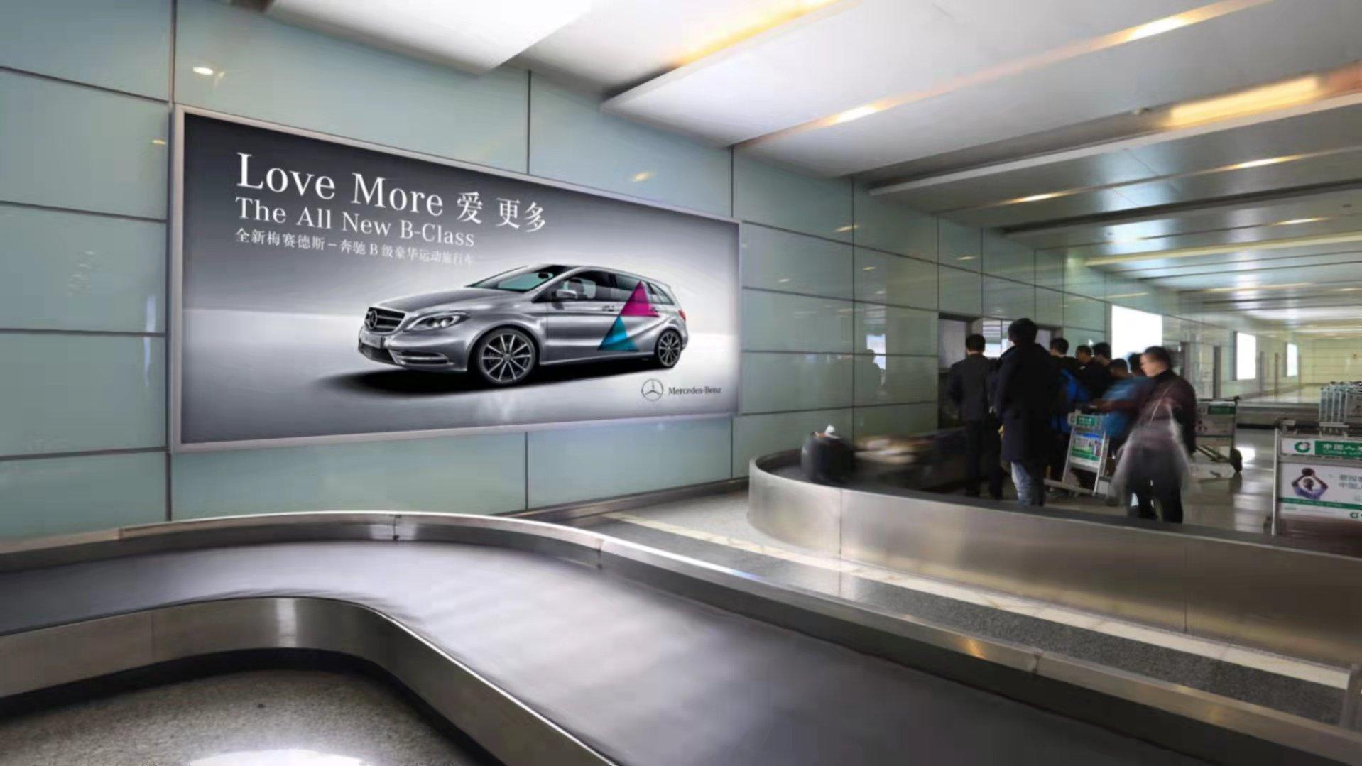 常州机场出发通廊灯箱广告