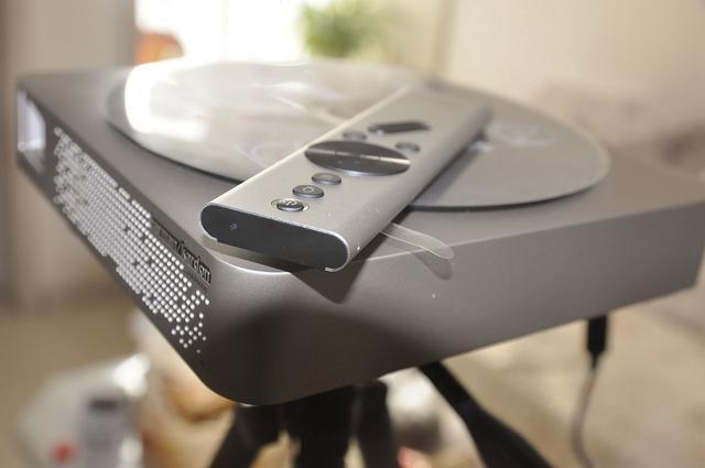 引领智能无屏电视潮流的投影仪极米z4极光拆机