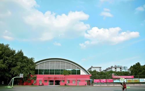 什么是公费师范学院 v2-f0bf36f154d45f00433a90404661d5ba_1440w.jpg?source=172ae18b