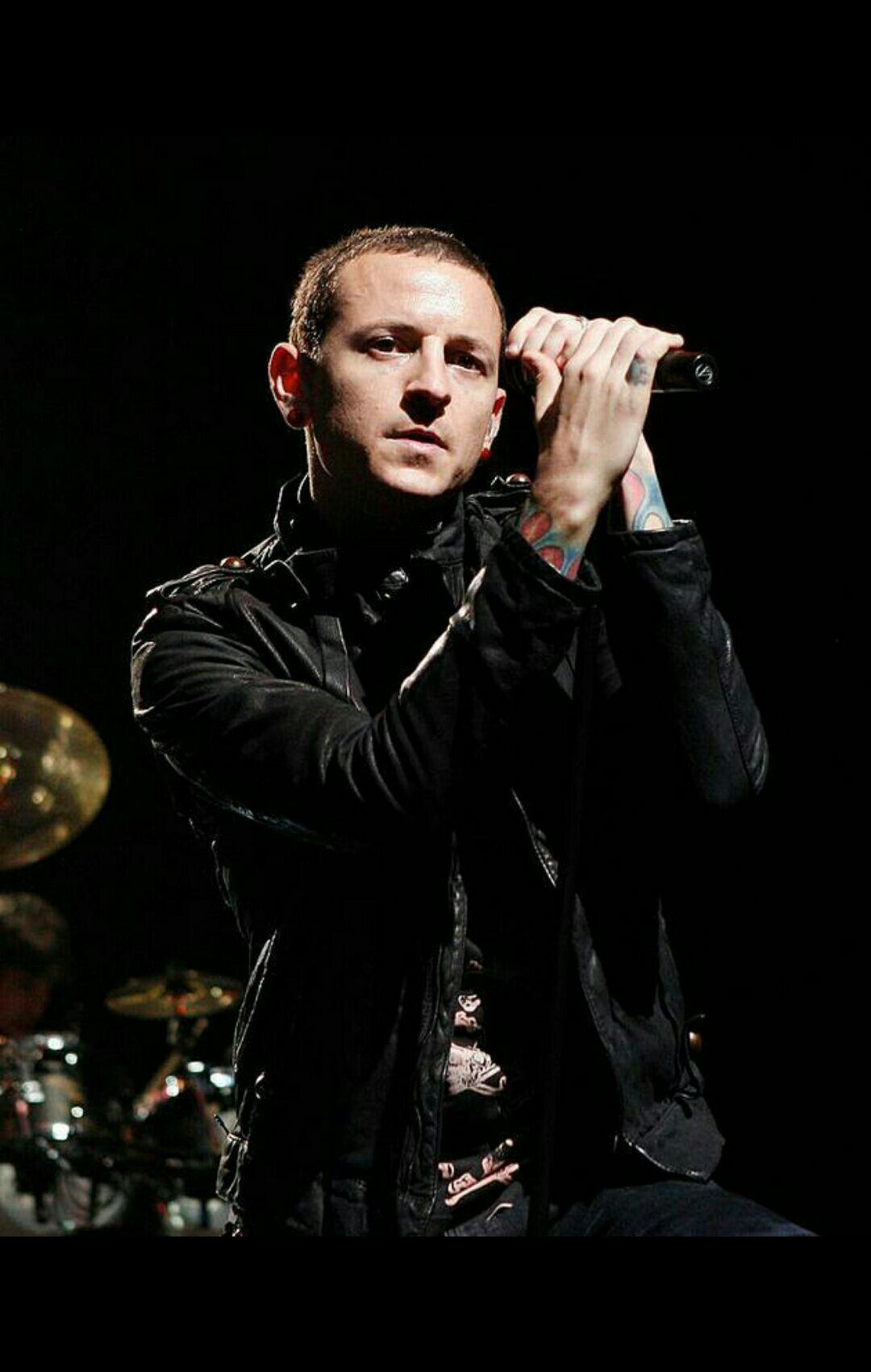 林肯公园的主唱查斯特99贝宁顿( chester bennington )的离世对你的